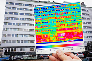 thermal imaging of a multi-story building - obrazy, fototapety, plakaty
