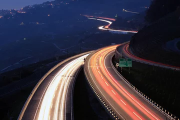 Foto auf Acrylglas Autobahn in der Nacht, Lavaux, Schweiz © Bogdan Lazar