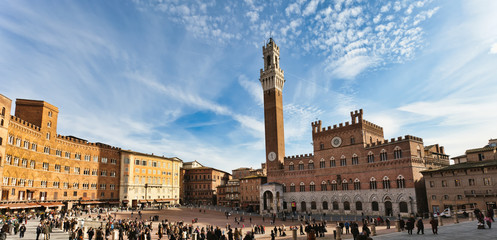 Obraz premium Palazzo Publico i Piazza del Campo w Sienie we Włoszech
