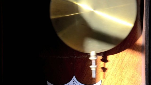 orologio pendolo tempo
