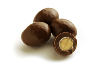 Chocolate covered almonds 巧克力杏仁