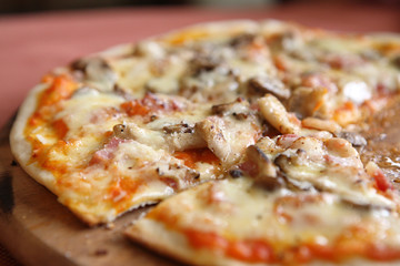 Pizza ham and mushroom
