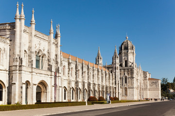 Fototapeta na wymiar monastery in Lisbon