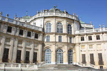 Fototapeta na wymiar Stupinigi królewski pałac myśliwski (Turyn, Włochy)