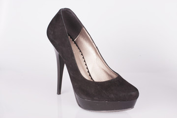high-heeled shoe