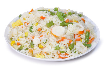 Plato de arroz frito tres delicias.