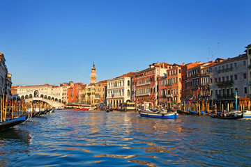 Fototapeta na wymiar Piękny widok z Wenecji i Most Rialto