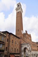 Obraz premium Torre del Mangia and the Piazza del Campo Siena Italy
