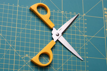 yellow scissor