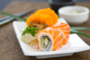 Sushi [ Salmon rolled ]