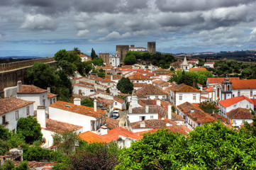 Fototapeta na wymiar Domy Obidos, średniowieczny vilaage w Portugalii