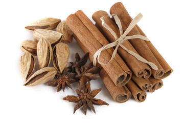 Cinnamon, anise and almond