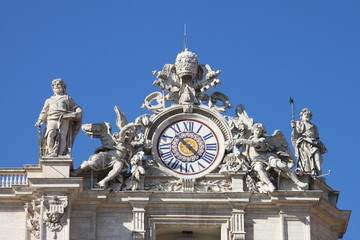 Fototapeta na wymiar Zegar z Bazyliki Świętego Piotra