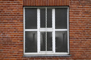 Vergittertes Fenster