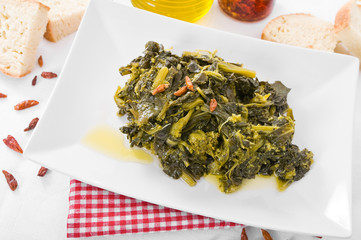 Stewed turnip greens. Cime di rapa stufate.