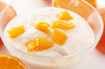 Joghurt mit Orangen