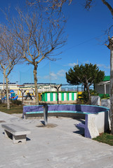 il lungomare, il porto e la spiaggia di