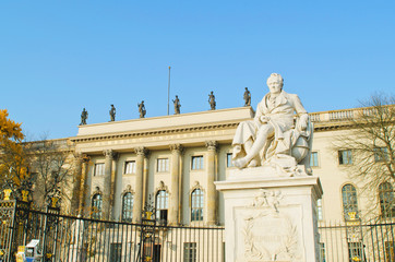 Obraz premium Monument of Humboldt in Berlin