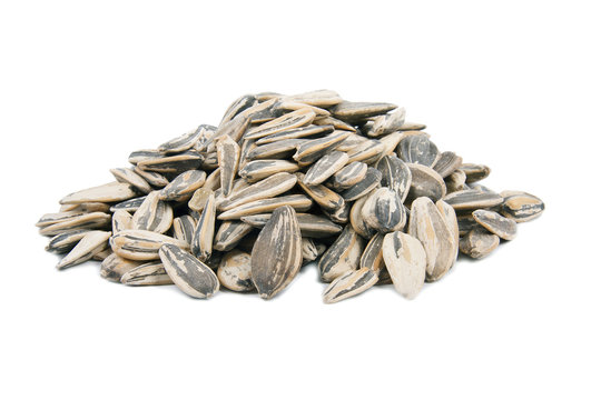 pipas de girasol aisladas en blanco