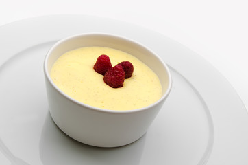 vanillepudding mit himbeeren