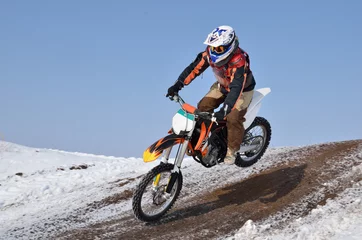 Foto op Plexiglas Motocross racer flying down the mountain © VVKSAM