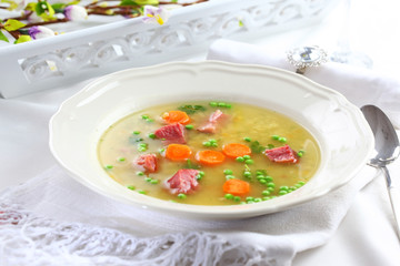 Vegetable soup with meat and bulgur
