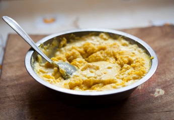 Hot polenta with cheese