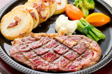 Black pepper steak