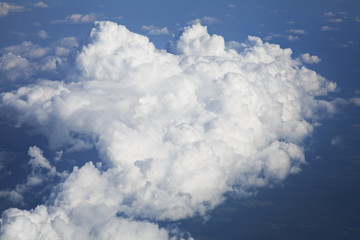 Naklejka na ściany i meble Chmury, widok z samolotu