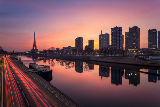 Fototapeta Wschód słońca w Paryżu / Wschód słońca w Paryżu