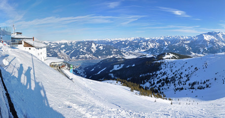 Fototapeta na wymiar Panorama Zell am See Ski Resort, Austria