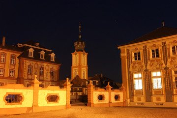 Fototapeta na wymiar Schloss Bruchsal bei Nacht