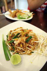Pad thai