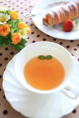 English tea and pie