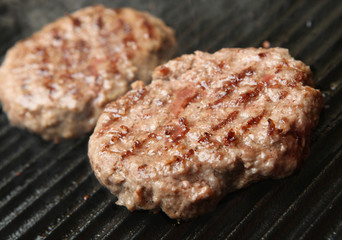 Cooking Beef Burgers