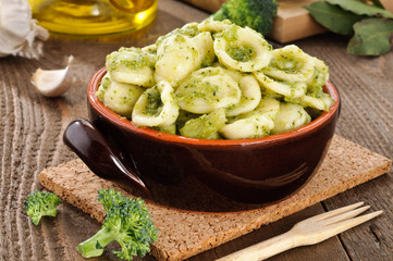 Orecchiette con broccoli, ricetta pugliese