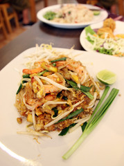 Pad thai