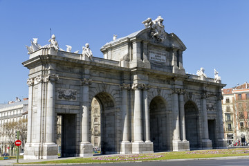 Fototapeta na wymiar Puerta de Alcala. Alcala gate in Madrid