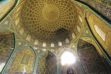 Fototapeta na wymiar Szejk Lotf Allah Meczet w Isfahanie, Iran