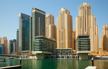 Fototapeta na wymiar Dubai Marina wieżowce