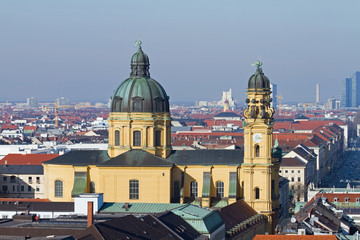 Fototapeta na wymiar theatinerkirche, panorama, münchen