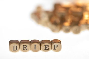 Wort "Brief" aus Buchstabenwürfeln, freigestellt, Freisteller