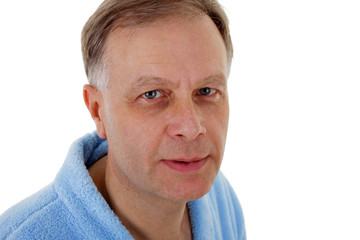 Obraz premium Mann im Bademantel