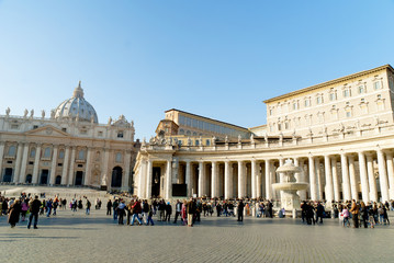Fototapeta na wymiar St Peters Square in Rome Italy