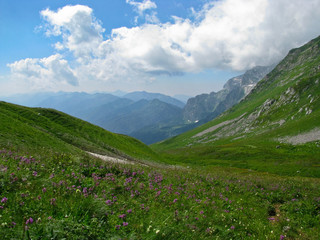 Fototapeta na wymiar The magnificent mountain scenery of the Caucasus Nature Reserve