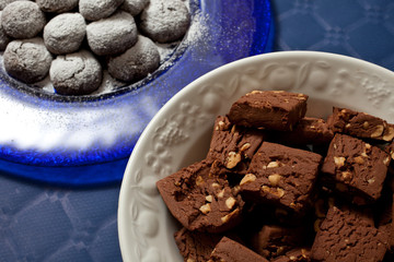 biscotti al cioccolato con nocciole