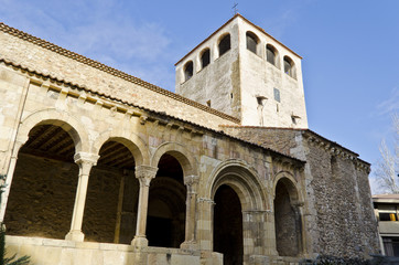 Fototapeta na wymiar Old church of Saint Martin in Segovia