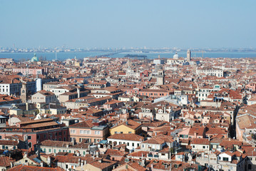 Fototapeta na wymiar Panorama di Venezia vista dal Campanile di San Marco