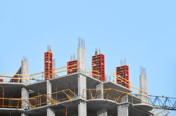 Concrete formwork with a folding mechanism on construction site