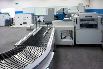 Print shop (press printing) - Finishing line